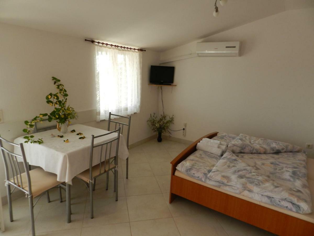 Apartmani Lucija Jurkovic مالينسكا المظهر الخارجي الصورة