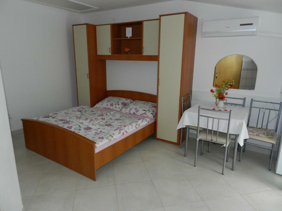 Apartmani Lucija Jurkovic مالينسكا المظهر الخارجي الصورة